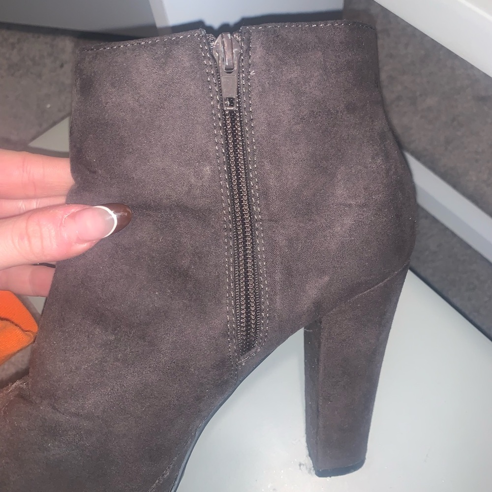 Platform booties - Picture 3 of 3